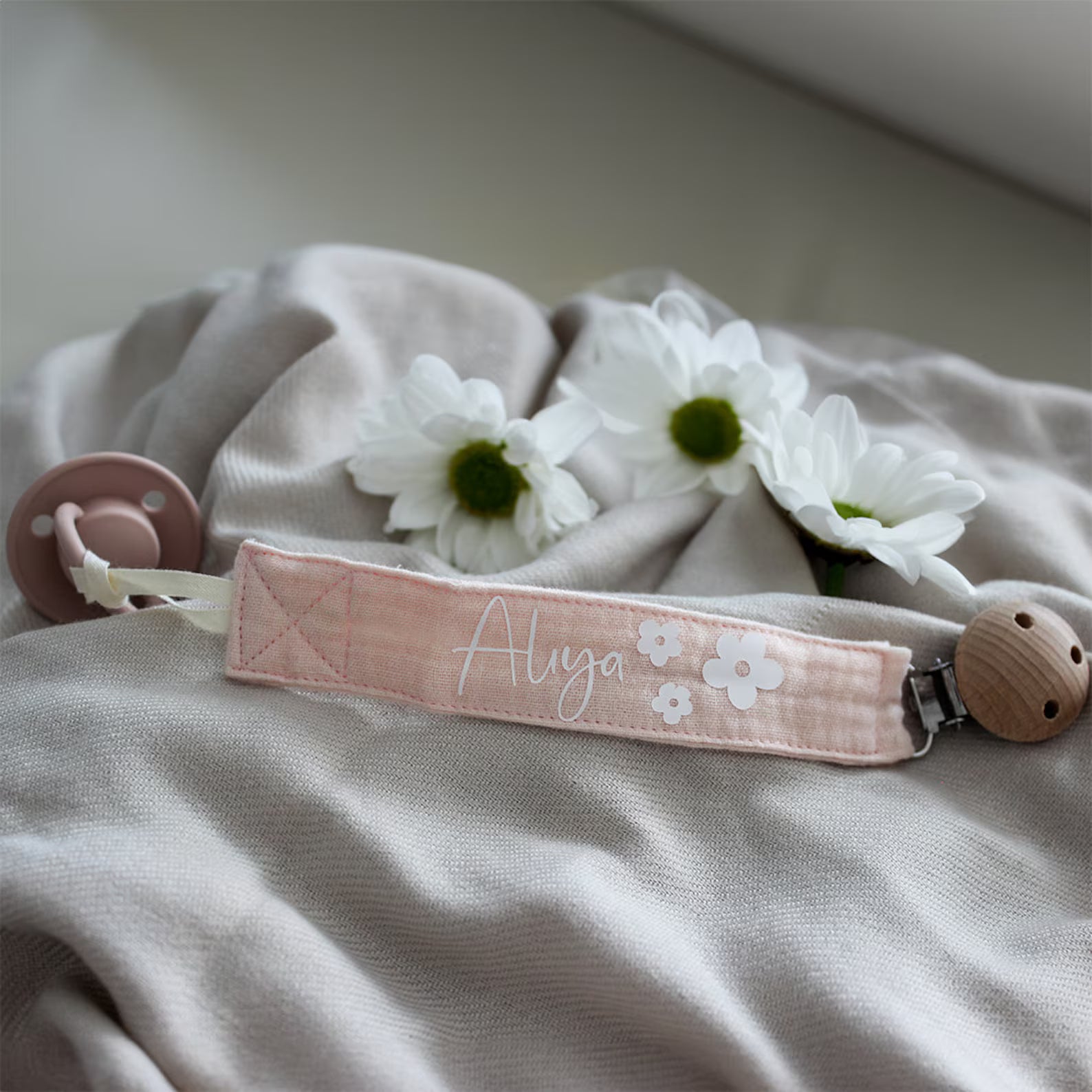 Schnullerkette mit Namen | Musselin & Holzclip
