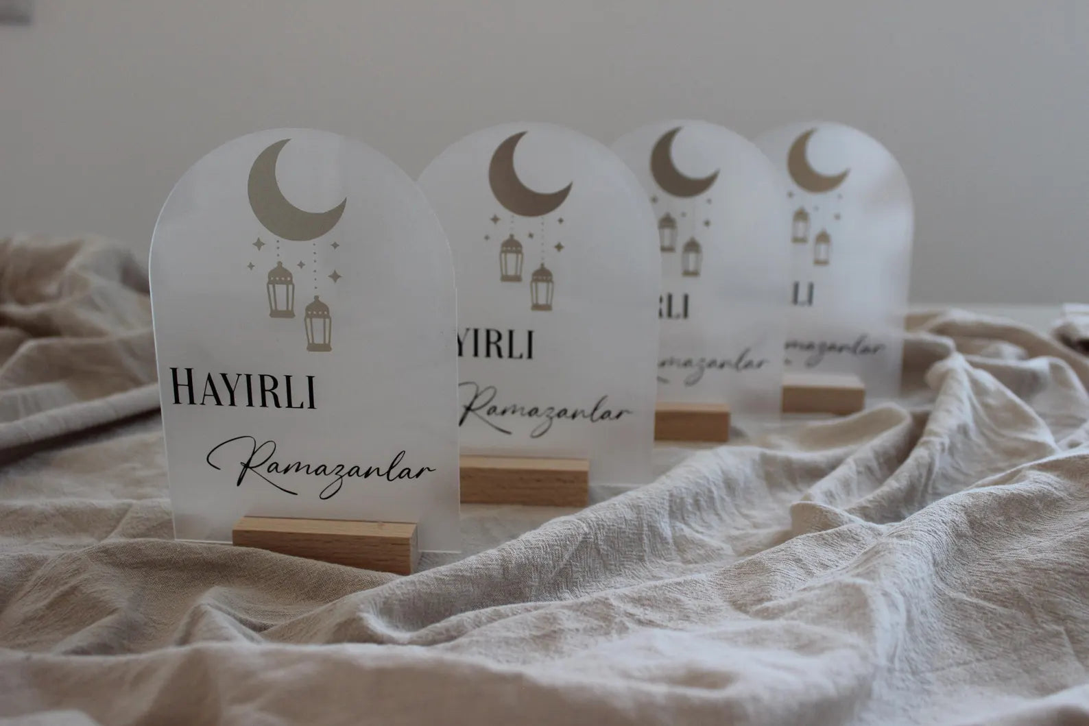 Ramadan Tischschild Acryl mit Holzständer | Eid Mubarak Deko