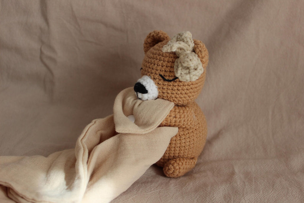Schmusetuch Häkelbär | Musselin Kuscheltuch Baby