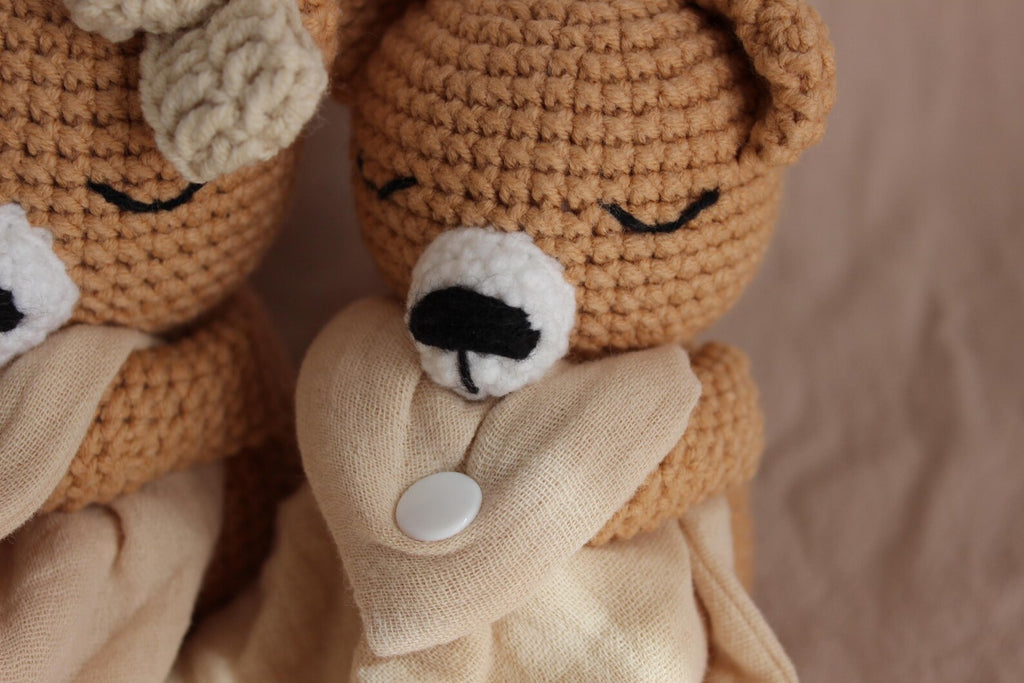 Schmusetuch Häkelbär | Musselin Kuscheltuch Baby